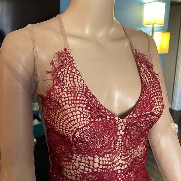 Lace illusion nude dress long sleeve perfect for cocktail or night out - Picture 7 of 8